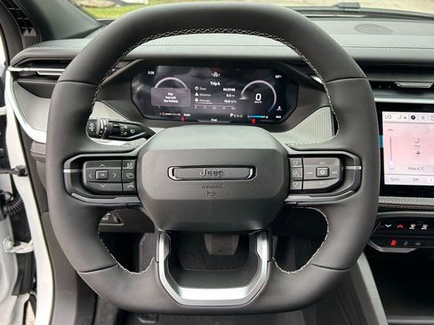 New 2026 Jeep Cherokee Limited image 18