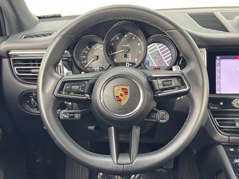 Used 2023 Porsche Macan image 20