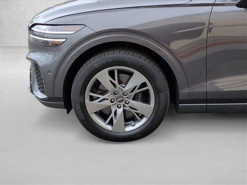 Used 2023 Genesis GV70 3.5T Sport w/ Sport Advanced Package AWD/4WD image 26
