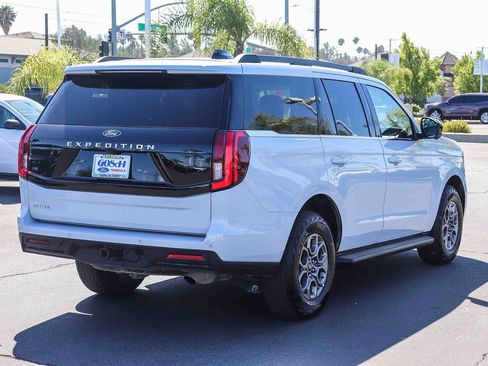 Certified 2025 Ford Expedition Active AWD/4WD image 4