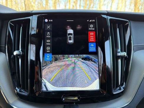 Used 2022 Volvo XC60 T8 R-Design w/ Advanced Package image 24