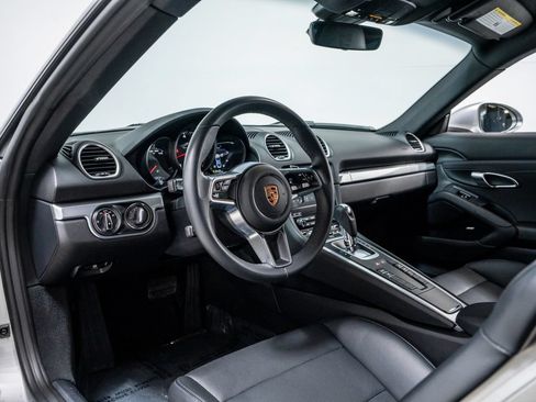Used 2024 Porsche 718 Cayman RWD image 4