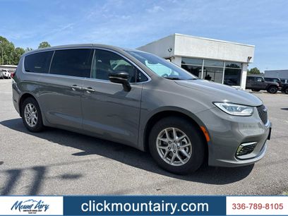 Certified 2025 Chrysler Pacifica Select