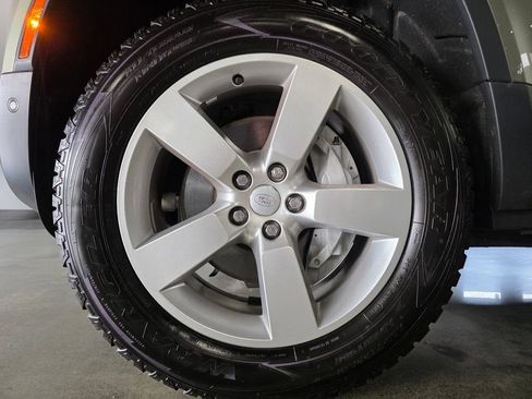 Used 2023 Land Rover Defender 110 SE AWD/4WD image 28