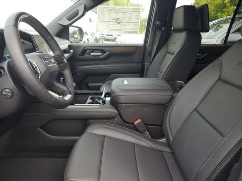 New 2026 GMC Yukon Denali w/ Denali Reserve Package AWD/4WD image 19