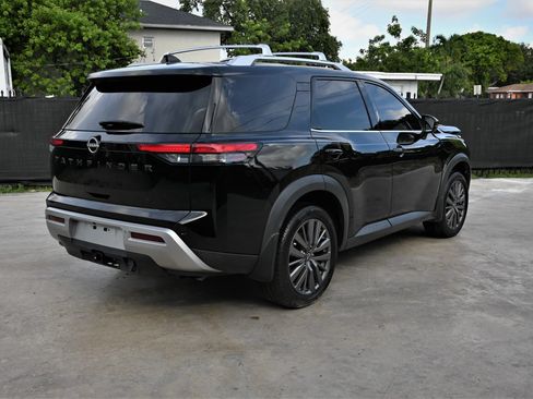 Used 2024 Nissan Pathfinder SL w/ SL Premium Package FWD image 5