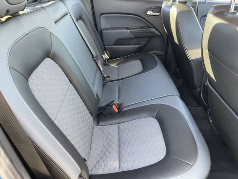 Used 2019 Chevrolet Colorado Z71 AWD/4WD image 11