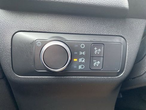 Used 2020 Ford Escape SE image 22