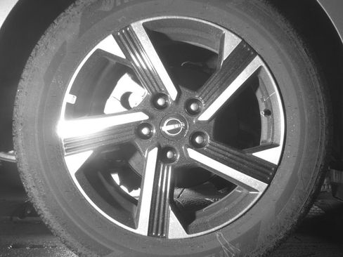 Used 2025 Nissan Sentra SV FWD image 15