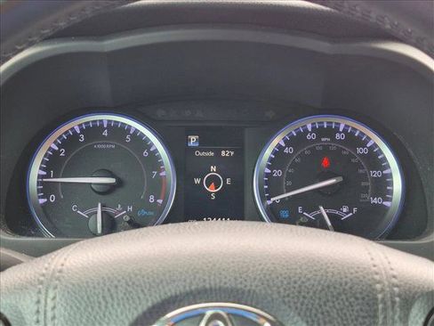 Used 2019 Toyota Highlander XLE FWD image 10