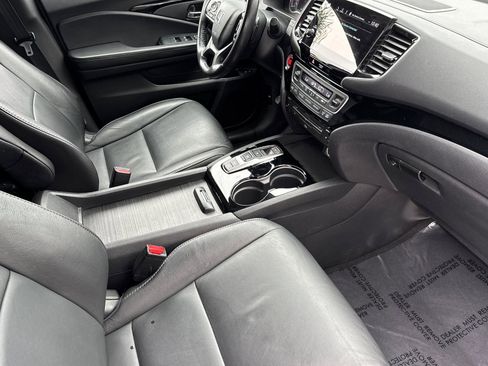 Used 2020 Honda Pilot Touring image 23