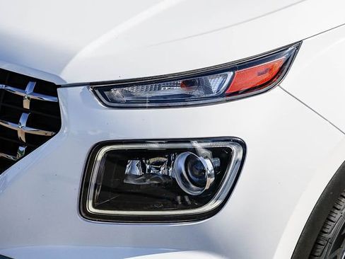 Certified 2023 Hyundai Venue Limited image 8