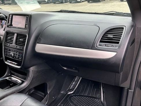 Used 2018 Dodge Grand Caravan GT image 21