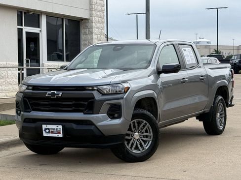 Used 2023 Chevrolet Colorado LT w/ LT Convenience Package RWD image 2