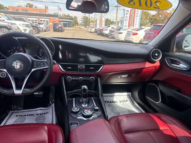 Used 2018 Alfa Romeo Giulia AWD image 17