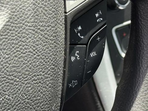 Used 2016 Ford Fusion SE FWD image 11
