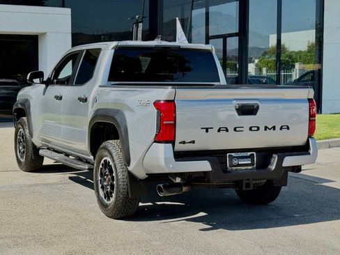 Used 2024 Toyota Tacoma TRD Off-Road w/ TRD Off Road Upgrade Package AWD/4WD image 10