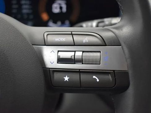 Used 2025 Hyundai Kona SEL FWD image 24