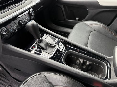 Used 2023 Jeep Compass Limited image 13