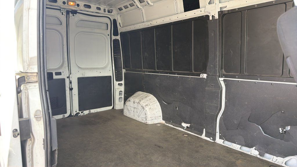 Used 2020 RAM ProMaster 2500 w/ Interior Convenience Group FWD image 8