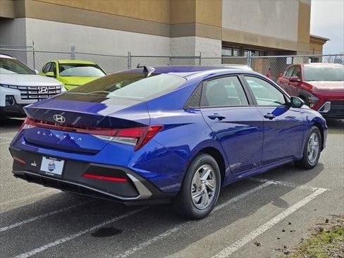 New 2026 Hyundai Elantra SE FWD image 7