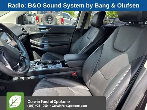 Used 2019 Ford Edge Titanium w/ Equipment Group 301A AWD/4WD image 2