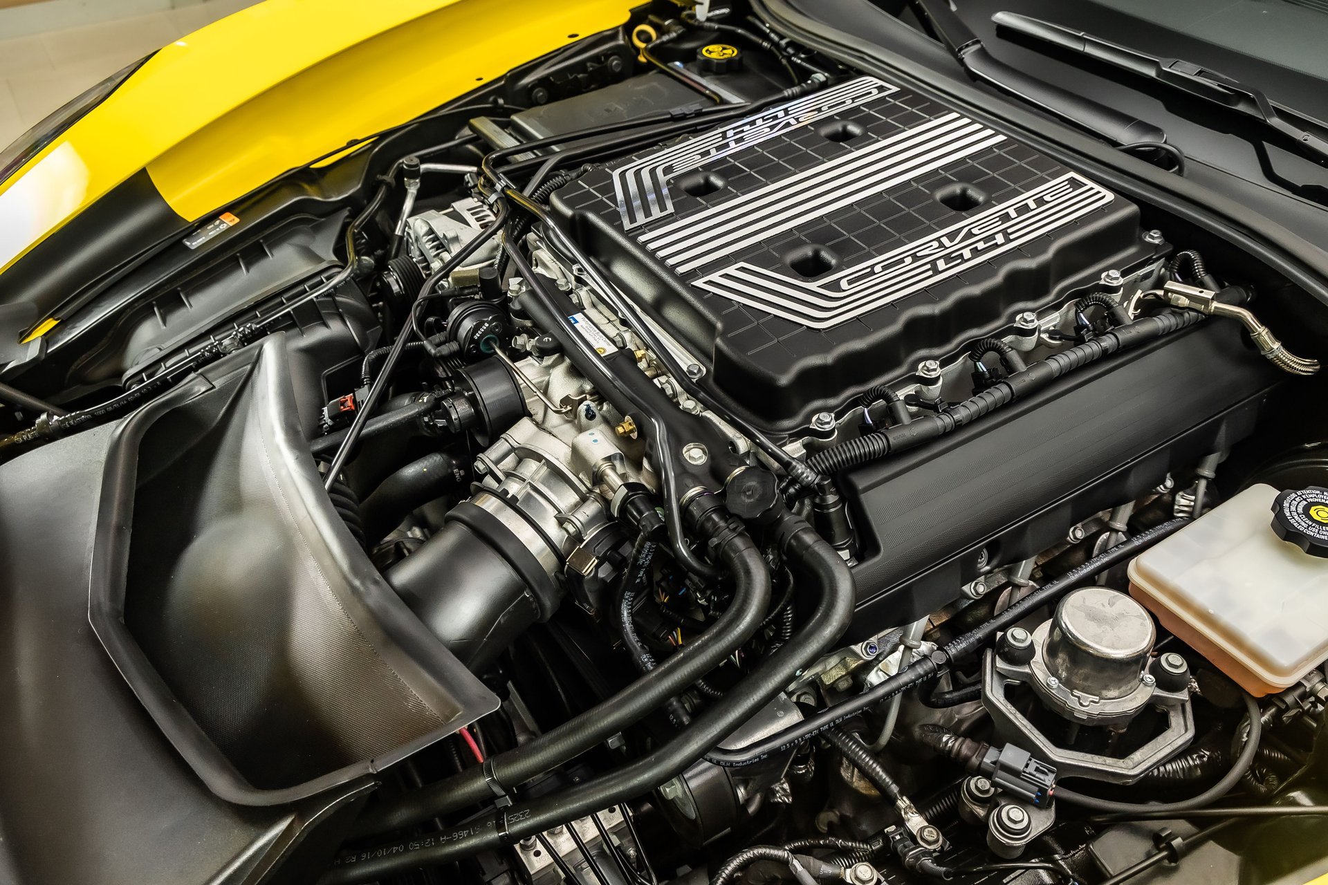 Used 2017 Chevrolet Corvette Z06 RWD image 3