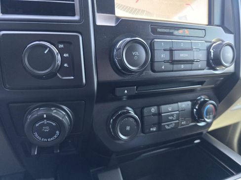 Used 2017 Ford F150 XL w/ Equipment Group 101A Mid AWD/4WD image 19