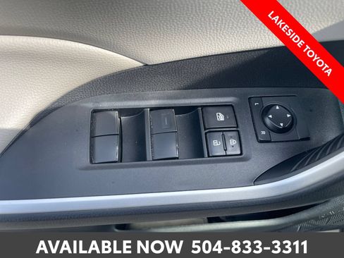 Used 2020 Toyota RAV4 XLE FWD image 24