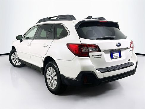 Used 2019 Subaru Outback 2.5i Premium image 6