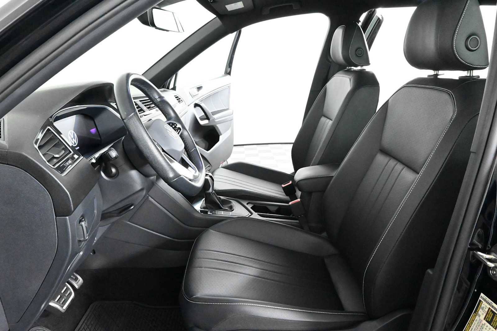 Certified 2023 Volkswagen Tiguan SE R-Line FWD image 19