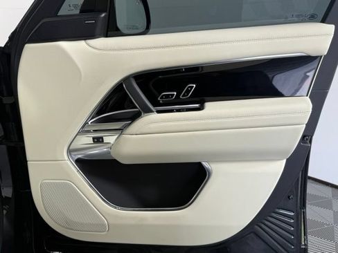 Used 2025 Land Rover Range Rover SE AWD/4WD image 20