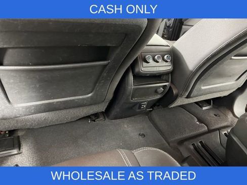 Used 2017 Chevrolet Traverse LT w/ Style and Technology Package image 39