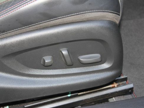 Used 2015 Chevrolet SS image 19