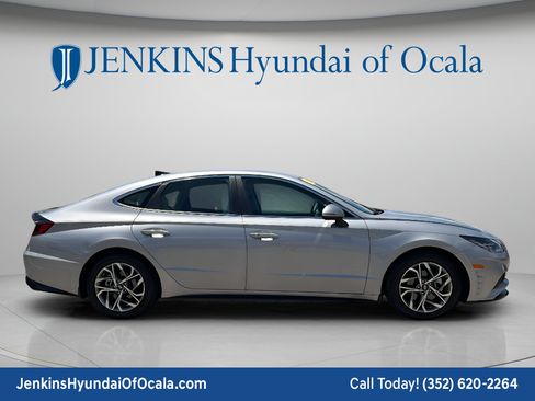 Used 2023 Hyundai Sonata SEL FWD image 2