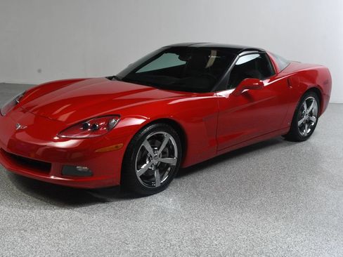 Used 2008 Chevrolet Corvette Coupe w/ Preferred Equipment Group RWD image 2