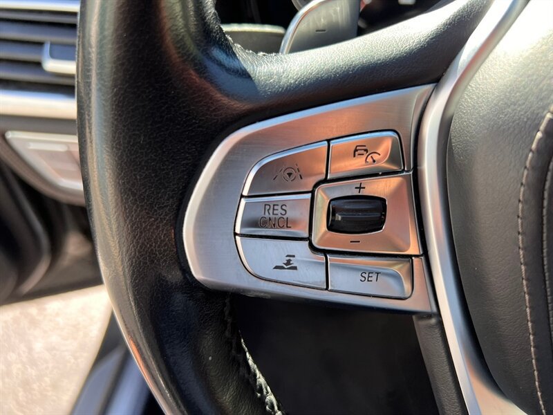 Used 2016 BMW 750i xDrive AWD/4WD image 32