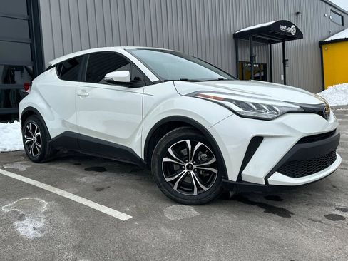 Used 2021 Toyota C-HR LE image 3