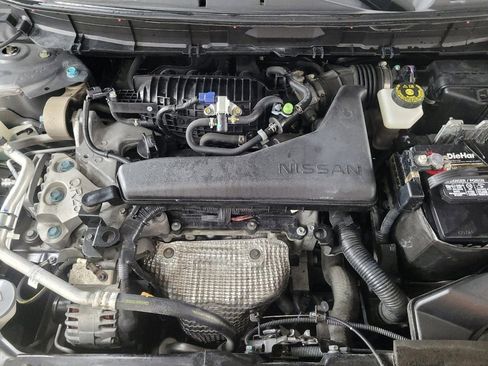 Used 2018 Nissan Rogue SV w/ Premium Package image 30