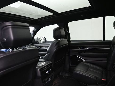 Used 2022 Jeep Wagoneer Series III w/ Premium Group I image 19