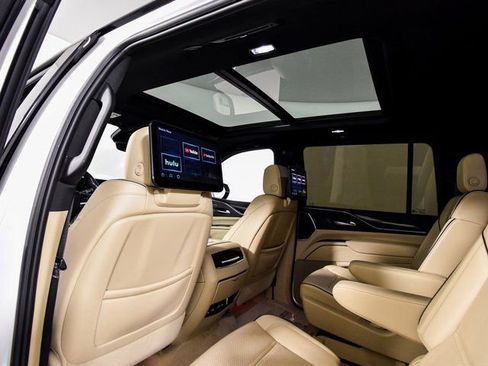 Used 2024 Cadillac Escalade ESV Premium Luxury w/ Performance Package image 4