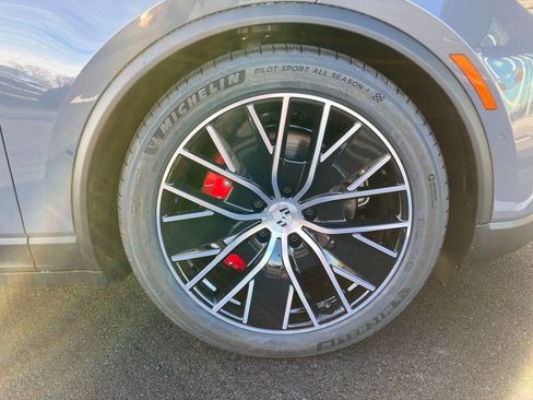 Used 2025 Porsche Macan 4S Electric image 16