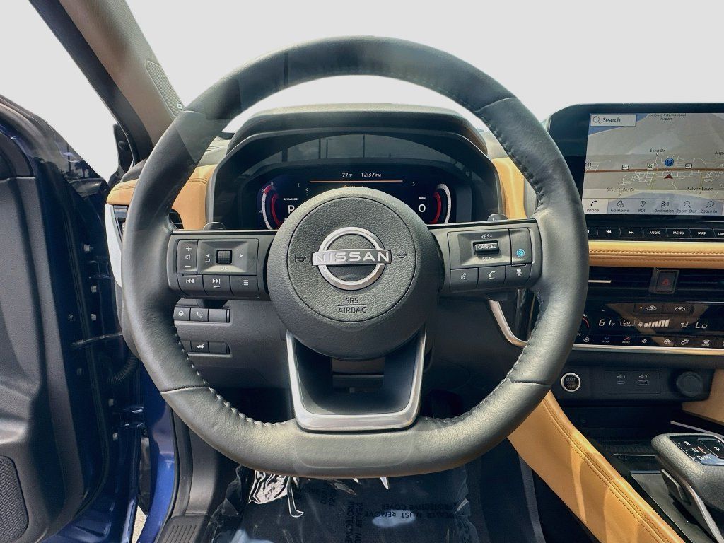 Used 2023 Nissan Rogue Platinum w/ Platinum Premium Package FWD image 11
