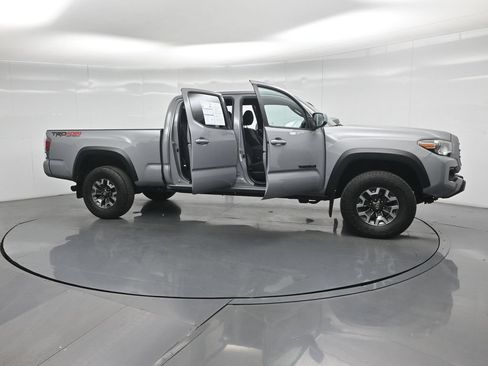 Used 2020 Toyota Tacoma TRD Off-Road w/ Technology Package AWD/4WD image 32