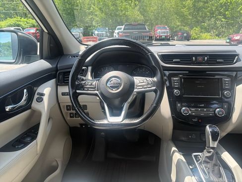 Used 2021 Nissan Rogue Sport SV AWD/4WD image 29
