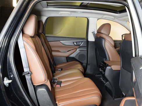 Used 2024 Acura MDX SH-AWD w/ Advance Package image 30