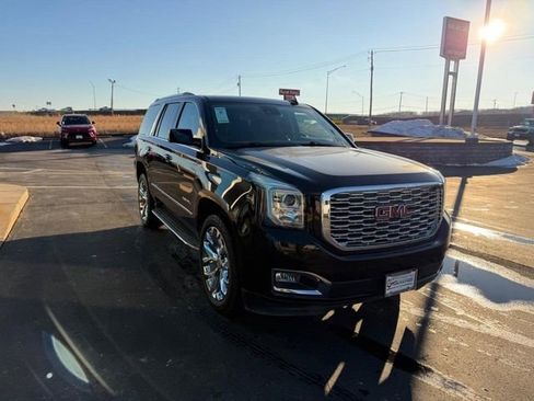 Used 2020 GMC Yukon Denali image 4