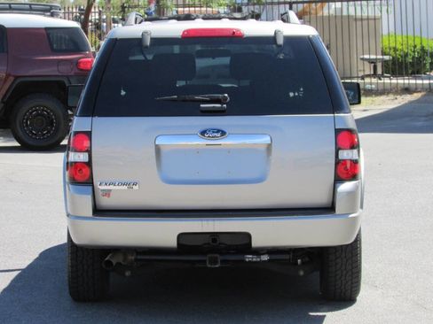 Used 2008 Ford Explorer XLT image 5