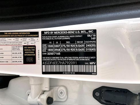 Used 2017 Mercedes-Benz GLS 450 4MATIC image 31