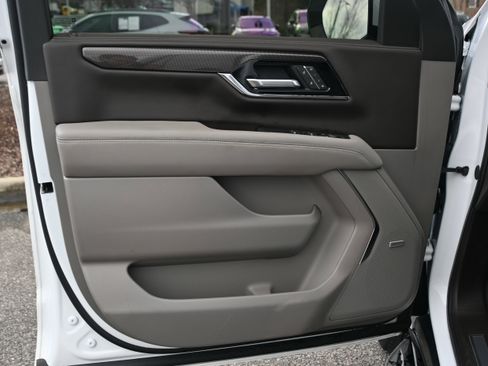 Used 2025 GMC Yukon Elevation w/ Technology Package image 30